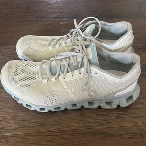 ON CLOUD Running Shoes, ladies size 10, smoke white in color